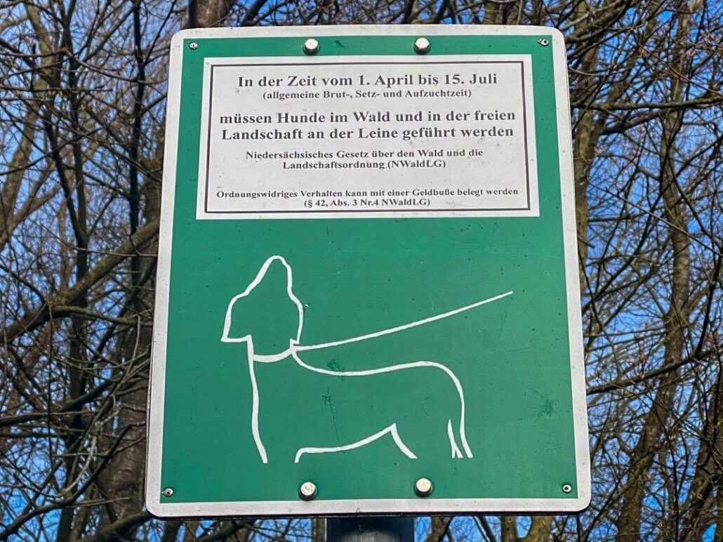 Hinweisschild 'Brut- Und Setzzeit – Hund Anleinen, Auf Wegen Bleiben' Aus Alu-Verbund (WERBEPUNKT)